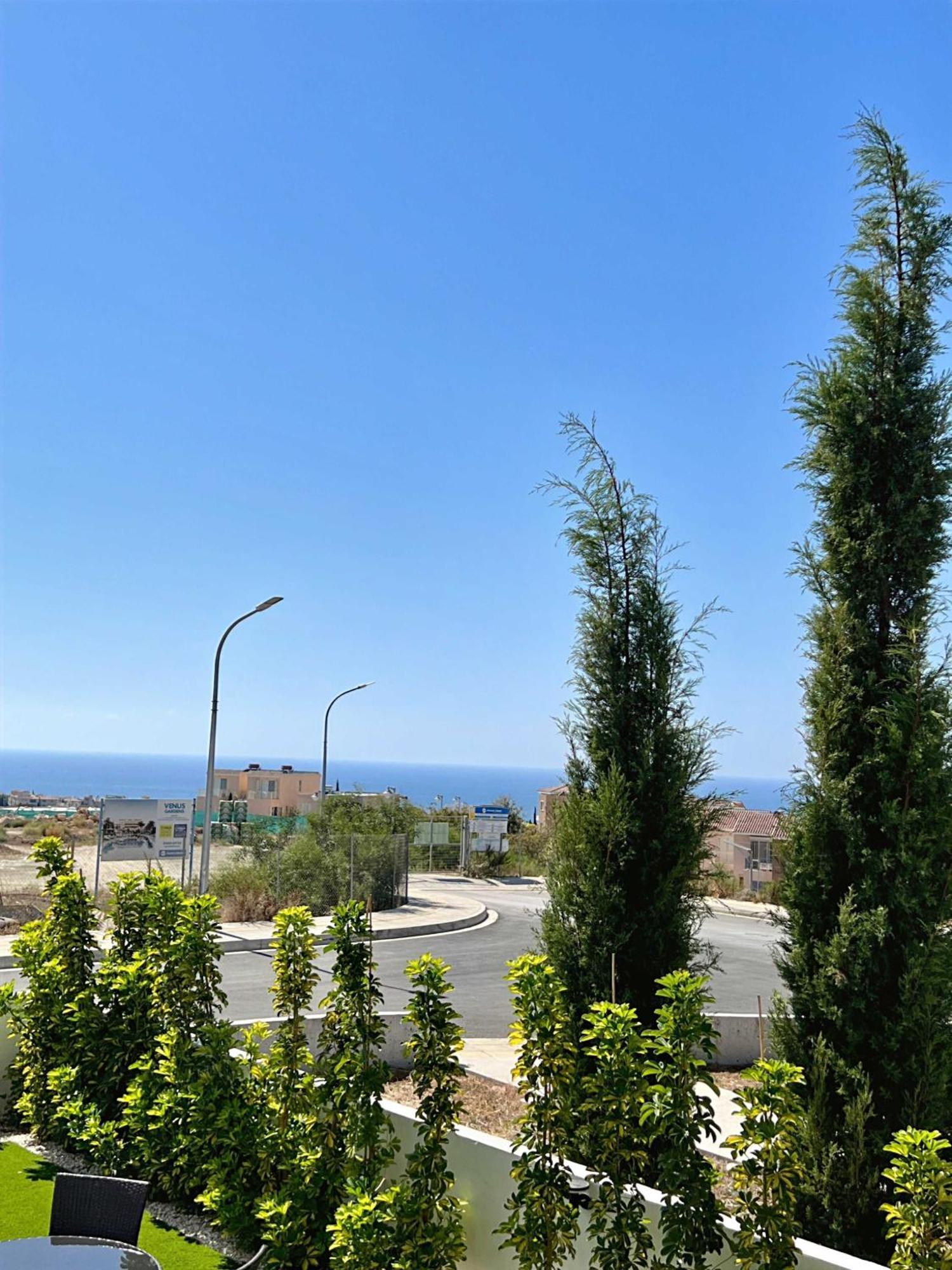 Klorakas Spacious Sea View Apartment מראה חיצוני תמונה